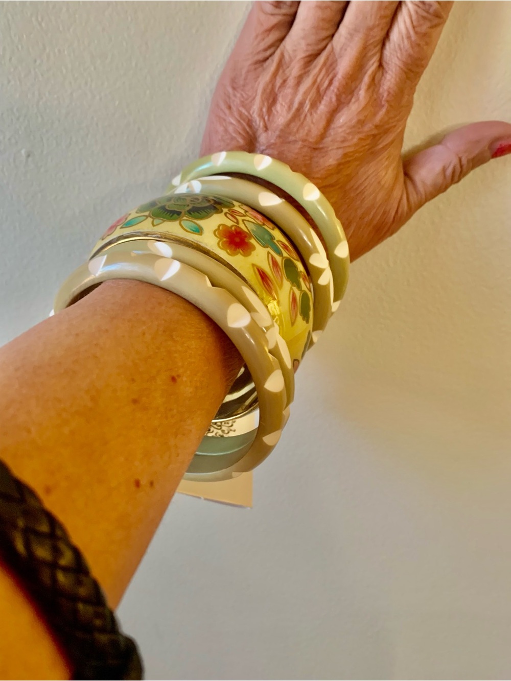 Floral Multi-Bangle Bracelet Set - Cream and Yellow